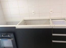 Bancada Preta de<br> Cozinha Planejada  - Marcenaria Ferraz